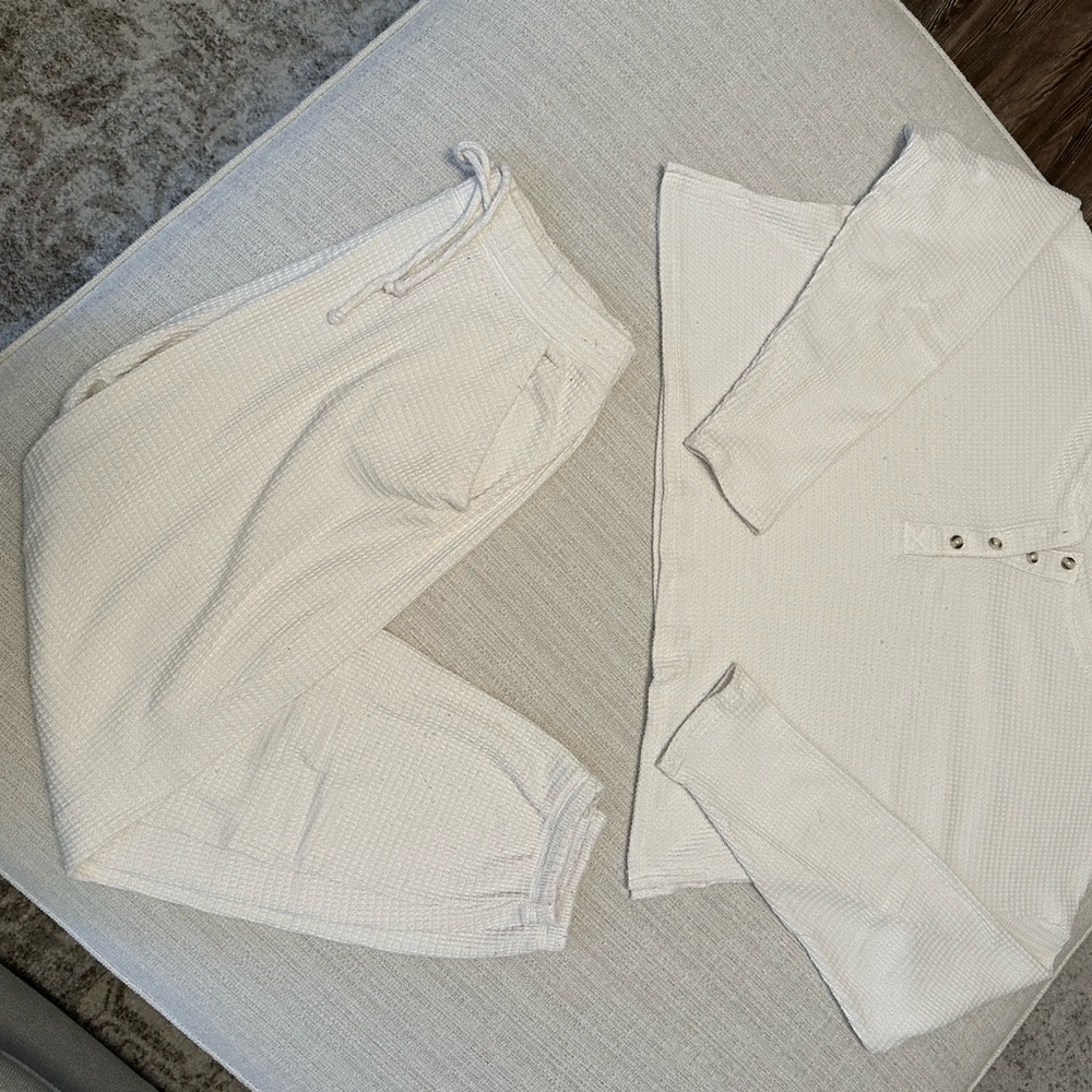 Gilly Hicks Ivory Waffle Knit Lounge Set